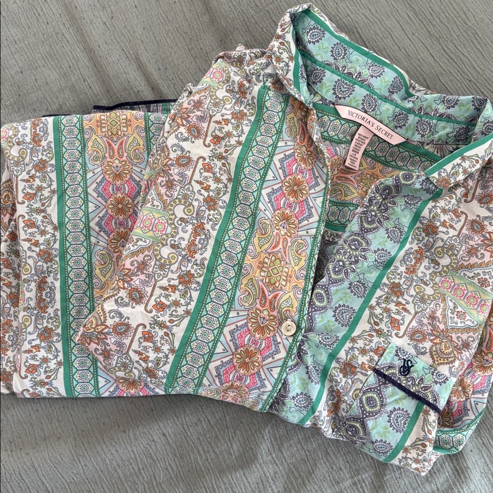 Victoria’s Secret pajama set Paisley print size large (top and bottoms included)